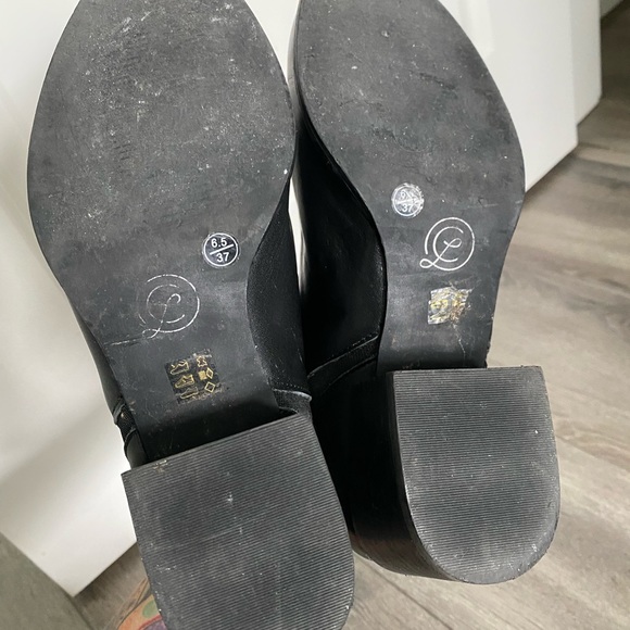 Chinese Laundry Finn Booties - Picture 11 of 11